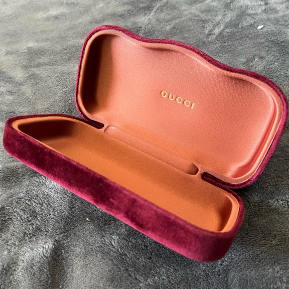 Gucci Sunglasses - Picture 6 of 7